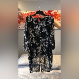 Womens Dressy Top, Size Large, Black and White